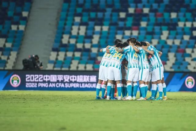 萧初然点点头，说：行，咱们赶紧去希尔顿。